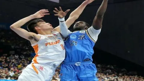 哈尔滨第九届亚洲冬季运动会开幕式，中国代表团精彩亮相，新华社现场报道